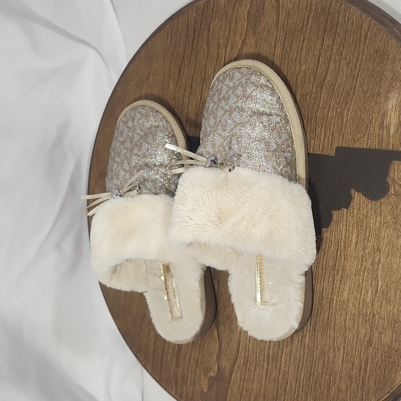 Michael Kors size 4 slippers in gold and silver - Picture 2 of 7